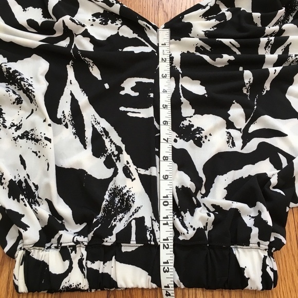 Liduaya High Rise Black White Flower Pull On Wide Flare Leg Cropped Slouchy Pant - Picture 5 of 16